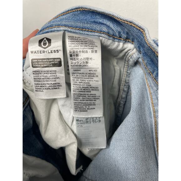 LEVIS Silver Tab Mom Jean Womens Size 27 High Rise Distressed - Picture 7 of 9